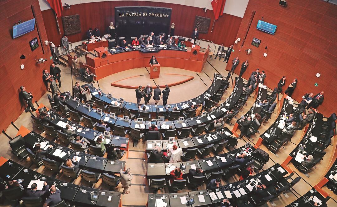 Aunque el Senado sesionó sin interrupción, dejó cuatro temas atorados en la congeladora legislativa. (LUCÍA GODÍNEZ. EL UNIVERSAL)