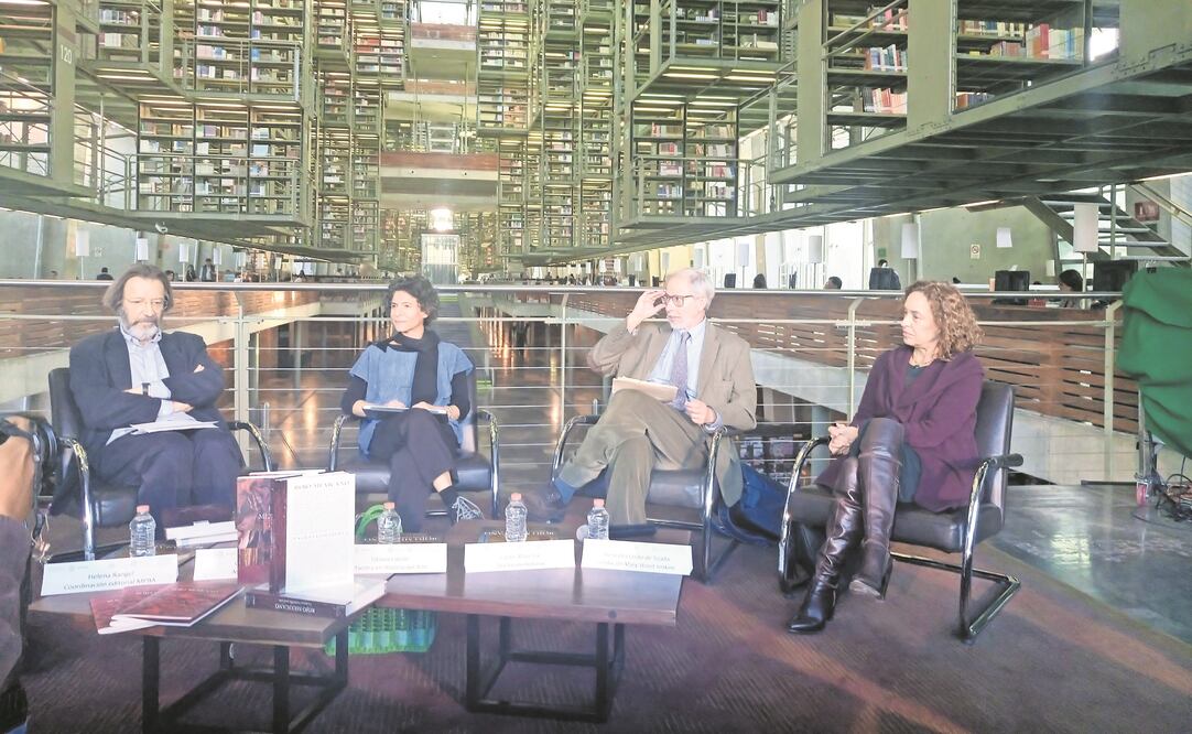 Georges Roque, Tatiana Falcón, Carlos Marichal y Alejandra Lerdo de Tejada en la presentación en la Biblioteca Vasconcelos. (RODRIGO MENDOZA. EL UNIVERSAL)