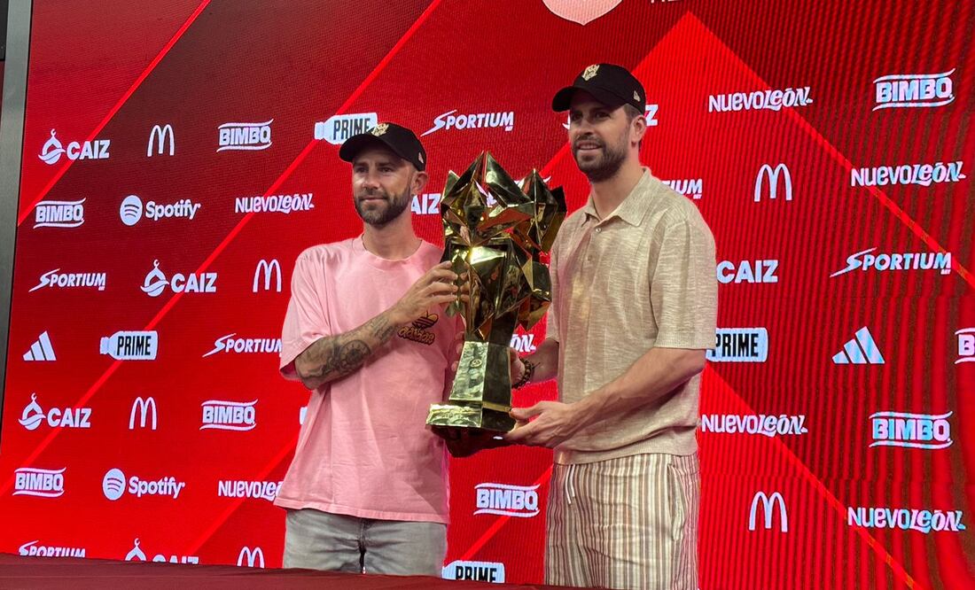Gerard Piqué y Miguel Layún - Foto: Edgar Enríquez