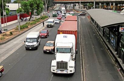 Alista Semarnat norma ambiental para autos a diésel