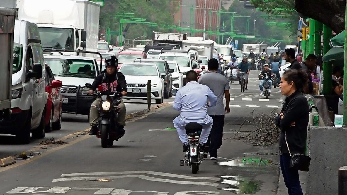 Se ha visto un crecimiento exponencial de bicicletas eléctricas por ser compactas y ligeras para moverse. Foto: Alberto González | El Universal