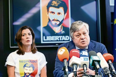 Capriles denuncia arresto de 85 militares