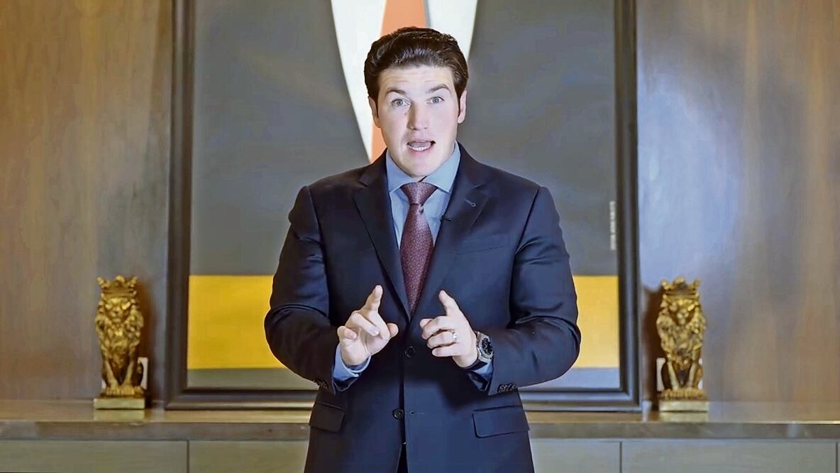 En un video, Samuel García acusó al PRI y al PAN de obligarlo a dejar la precampaña y asumir nuevamente la gubernatura. Foto: Especial