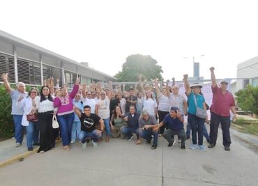 Al menos 300 trabajadores del ISSSTE de Tehuantepec, Oaxaca, reanudan protestas por contratos irregulares de personal