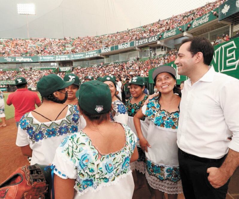El gobernador Mauricio Vila Dosal en el “Partido del Cambio”, en el que ganaron las sucileñas. Foto: Especial