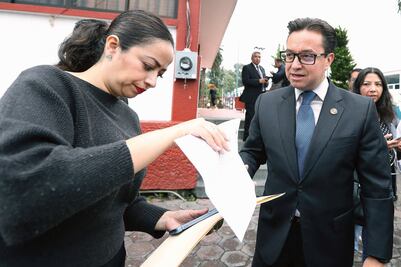 Salgado rechaza recibir citatorio