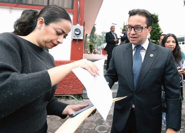 Salgado rechaza recibir citatorio