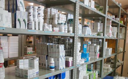 Cofepris debe informar sobre farmacéutica que cerró plantas por medicamentos contaminados: Inai