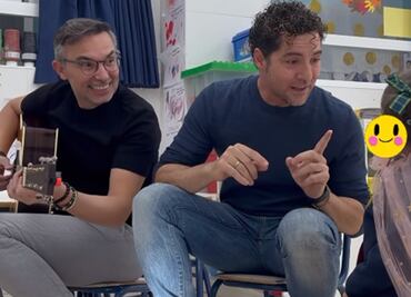 David Bisbal sorprende y canta en salón de clases de su hija: "mi concierto más difícil"