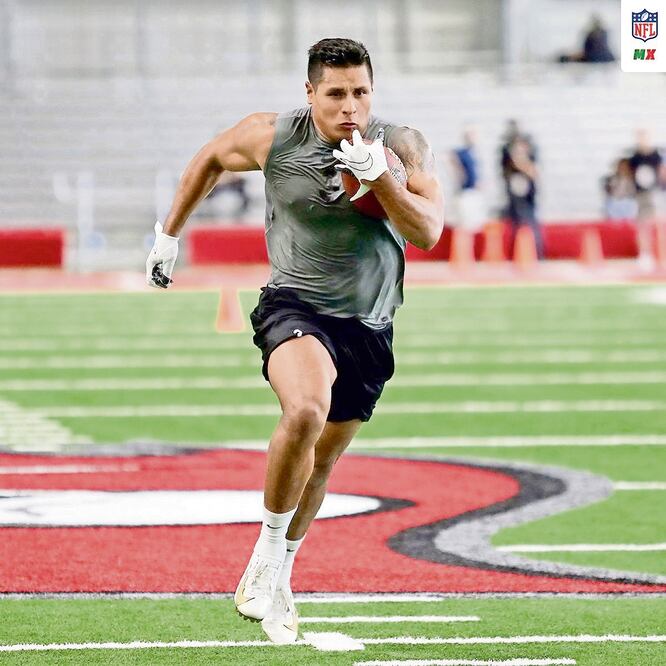 El linebacker capitalino tuvo en los Burros Blancos a su primer equipo. TWITTER