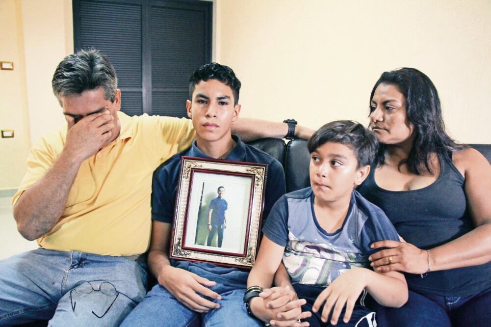 Las familia Jacob Mauricio relata que al cumplir la voluntad de su hijo, un hombre de 41 años tiene su corazón y dos menores recibieron sus riñones. Foto: MA. DE JESÚS PETERS. EL UNIVERSAL