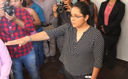 Edil de Oaxaca acata orden y toma protesta a regidora