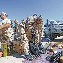 Combates en Libia desplazan a miles 