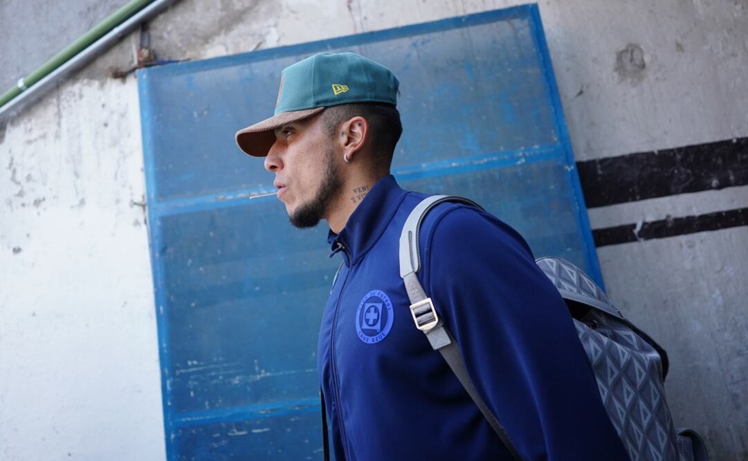Carlos Salcedo habría pedido salir de Cruz Azul “por motivos personales” FOTO: IMAGO