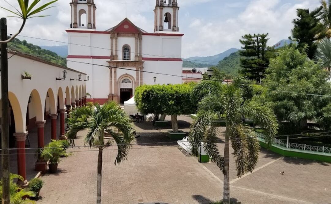 Se encuentra ubicada a 352 km de la capital de Michoacán. Foto: Google Maps