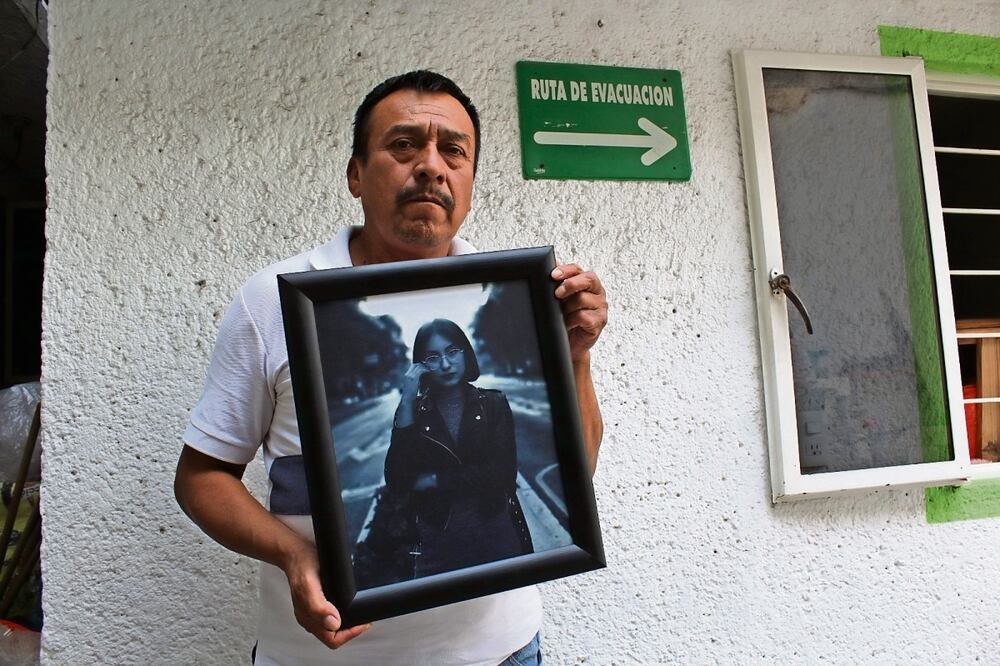 El padre de Sara asegura que su hija era alegre, estudiosa y por esos rumbos todo mundo la conocía. Foto: Brenda Martínez El Universal
