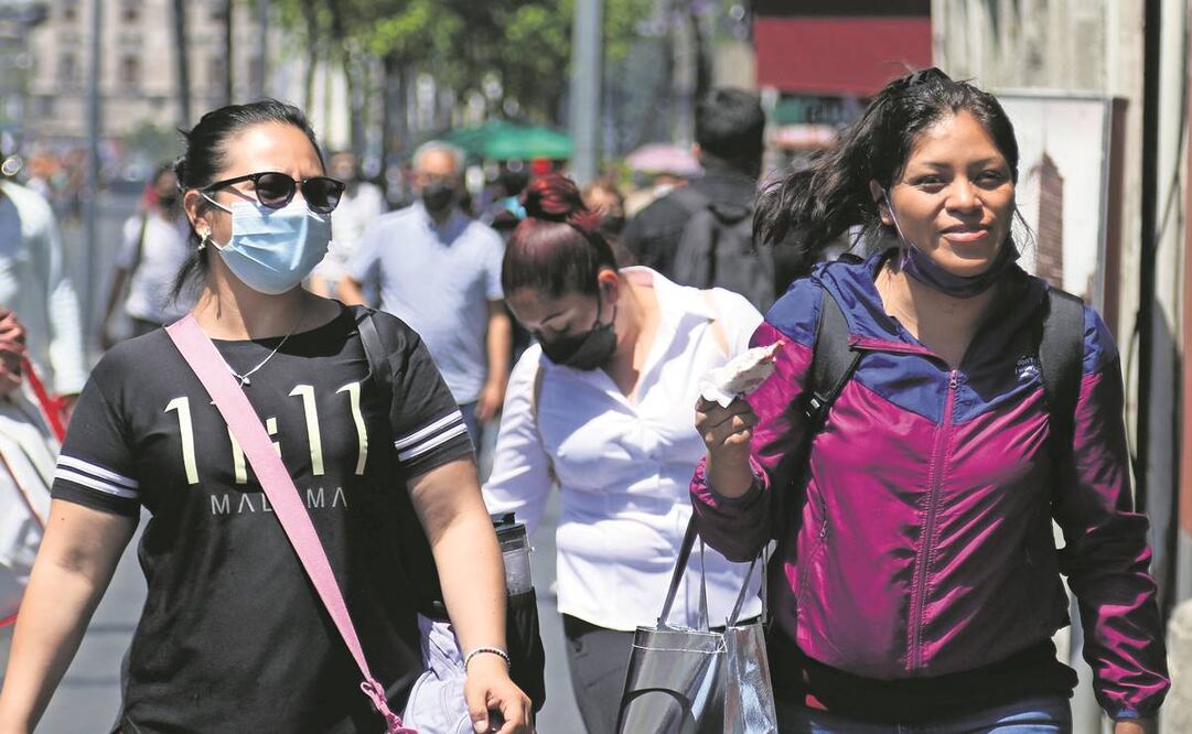 La población se encuentra dividida en cuanto al uso del cubrebocas, pues para algunos ya no es necesario, pero para otros no es el momento todavía de dejarlo de lado. Foto: Carlos Mejía/ EL UNIVERSAL.