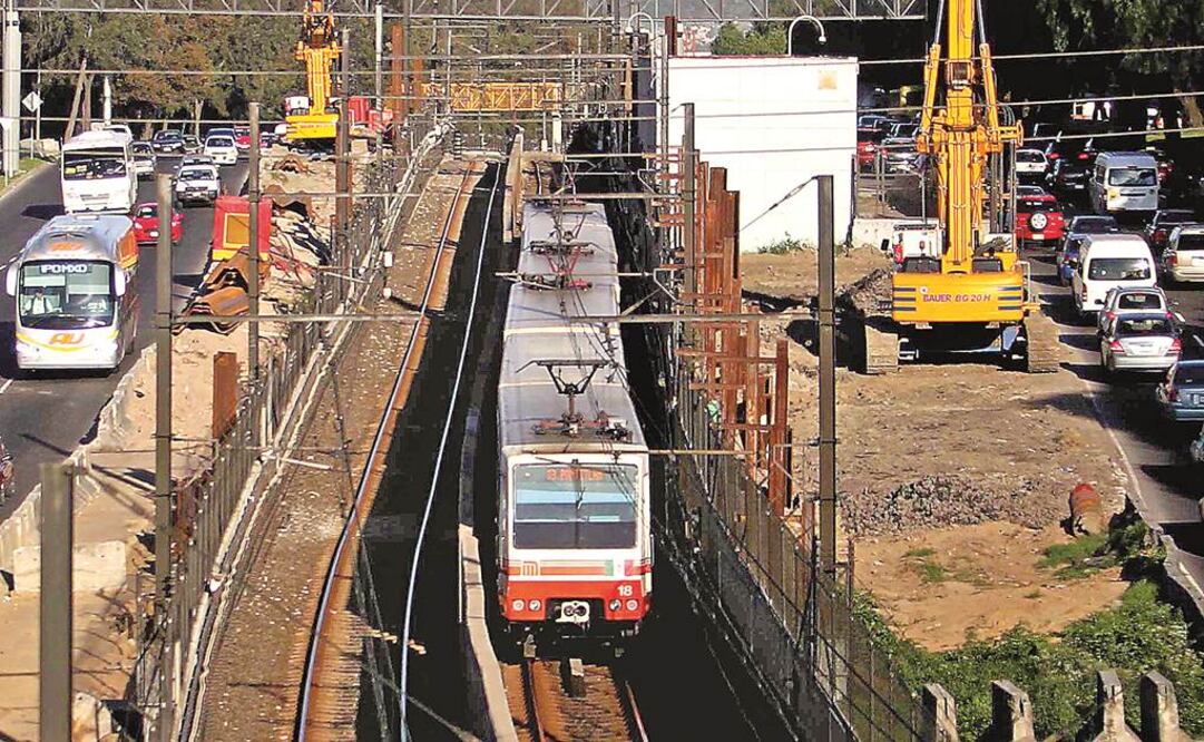 Hay  hundimientos diferenciales transversales  por la extracción de agua de los pozos de bombeo y los cerros de la zona oriente