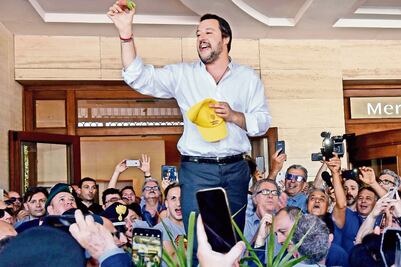 Ministro italiano va contra los migrantes