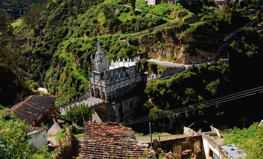 El Santuario de Las Lajas, atrae cada año a unos 750 mil peregrinos colombianos, ecuatorianos y de otras naciones del mundo. (Foto: aniara)