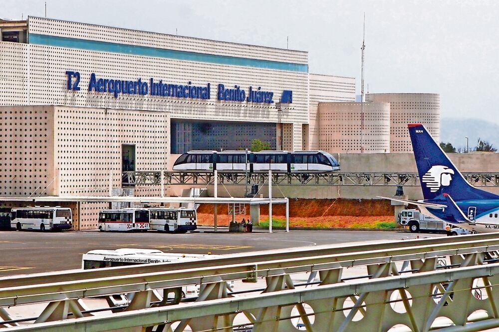 La Canaero afirma que el problema de fondo es que los ingresos del aeropuerto de la Ciudad de México no se destinan íntegramente a mantener e incrementar su infraestructura. Foto: Archivo / EL UNIVERSAL