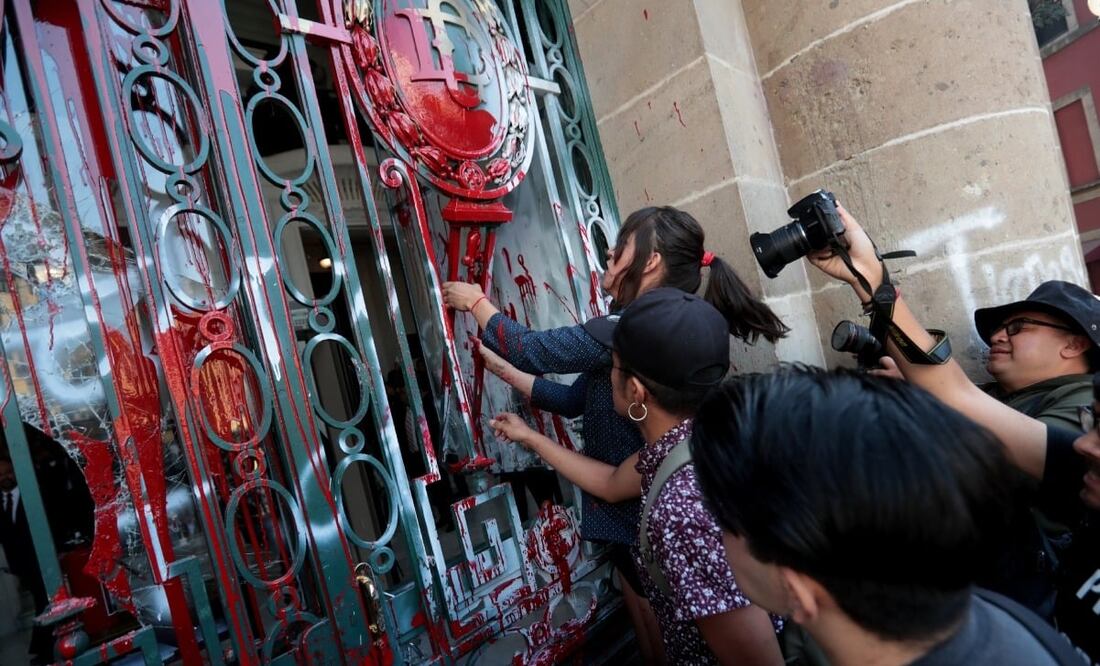 El 21 de febrero, grupos trans irrumpieron en el Congreso para protestar contra una iniciativa del PAN. Foto: Archivo EL UNIVERSAL