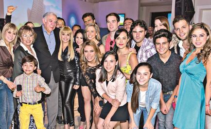 Netflix no es competencia para Televisa: Emilio Larrosa