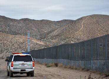 EU aplicará multas a padres que traten de ingresar a sus hijos de forma irregular al país