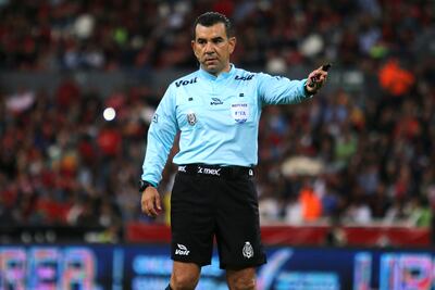 Por hacerse los valientes, tienen su carrera en un hilo