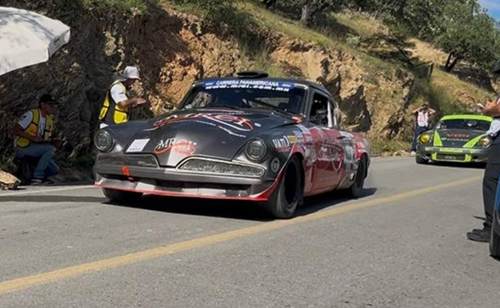 Emilio Velázquez protagoniza fuerte accidente en la Carrera Panamericana 2025 / Foto: Alberto Vargas / EL UNIVERSAL