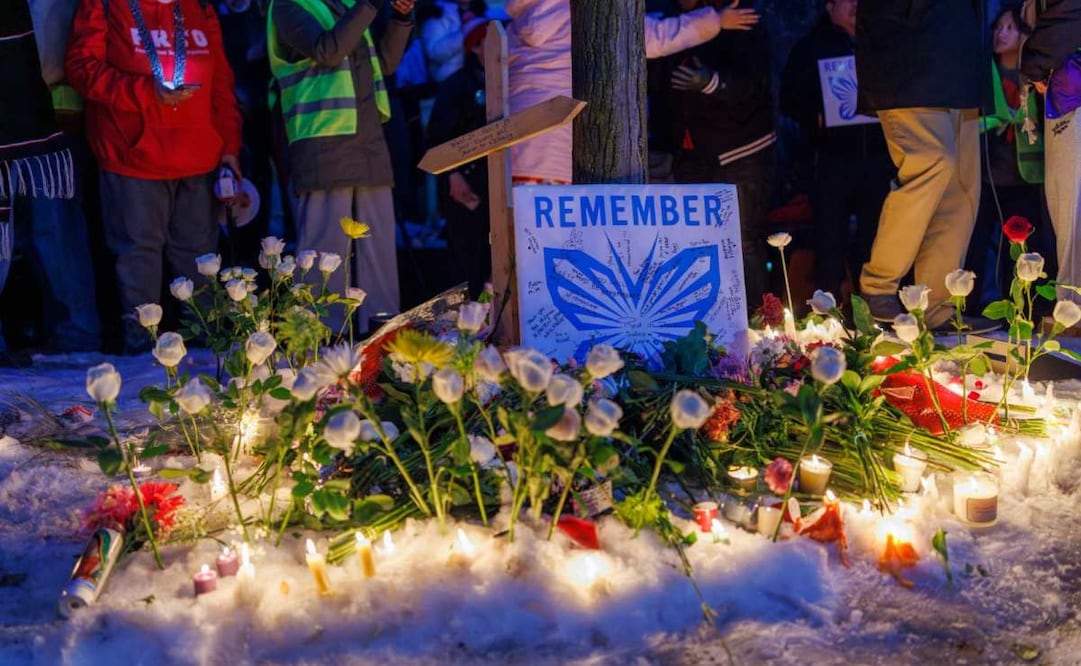 Decenas de personas se reúnen en vigila por la muerte de Renee Good (07/01/2026). Foto: AFP