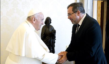 Papa Francisco viajará a Kiev antes del 13 de septiembre, asegura embajador de Ucrania