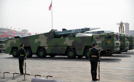 China presume su misil más poderoso en desfile del Día Nacional