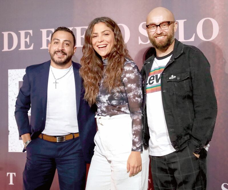 Los actores Luis Fernando Peña, Paulina Dávila y el director Jorge Michel Grau, durante la presentación de la película, que estrena el viernes. DIEGO S. SÁNCHEZ. EL UNIVERSAL