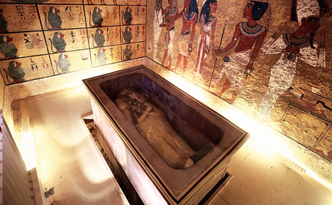 The golden sarcophagus of King Tutankhamun in his burial chamber is seen in the Valley of the Kings, in Luxor, Egypt – Photo: Mohamed Abd El Ghany/REUTERS