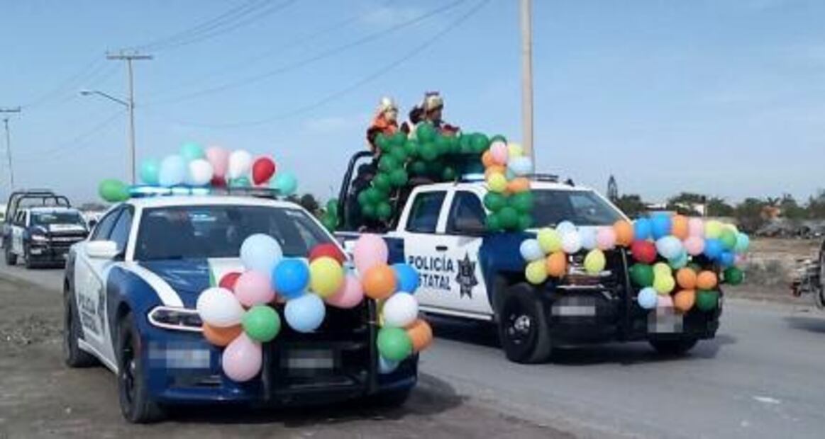 Policías se visten de Reyes Magos en Tamaulipas; llevan regalos a zonas vulnerables