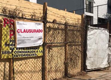 Clausuran invernadero por excavación profunda en Ciudad Satélite
