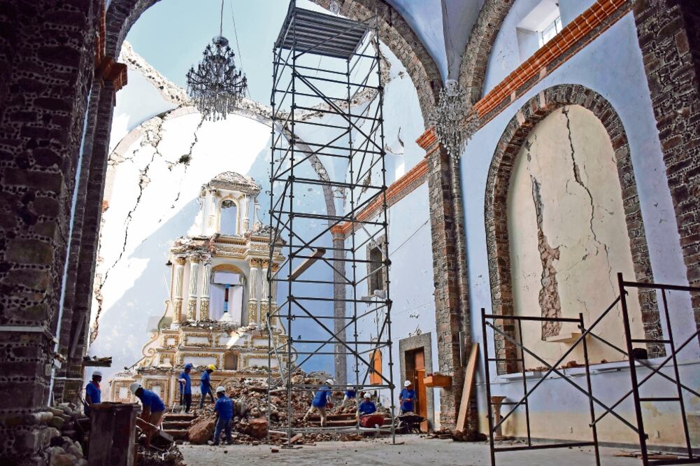 Ex convento de San Guillermo Abad, en Totolapan, Morelos. A consecuencia del sismo del 19 de septiembre, el inmueble agustino perdió una de las torres de su campanario y partes del techo colapsaron. (TONY RIVERA. EL UNIVERSAL)