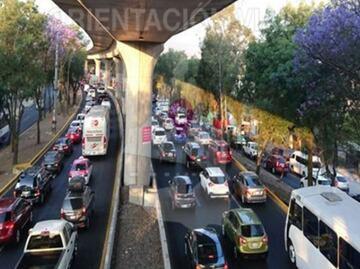 Éxodo de capitalinos llena la México-Cuernavaca