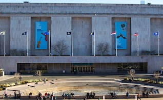 Trump pide instalar estatua gigante de George Washington en el Smithsonian; "es el mayor héroe de EU", afirma