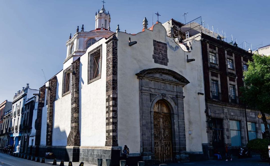 La Capilla del Señor de la Expiración, situada en la Plaza Santo Domingo, es uno de los sitios que podría volver a ser atendida por el Fideicomiso Centro Histórico. Foto: Hugo Salvador / EL UNIVERSAL
