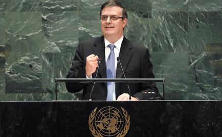 Marcelo Ebrard, a celebrity 