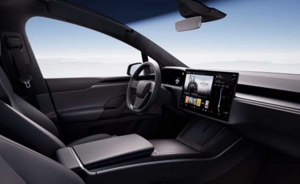 Cuánto cuesta el Tesla que Samuel García regaló a su esposa