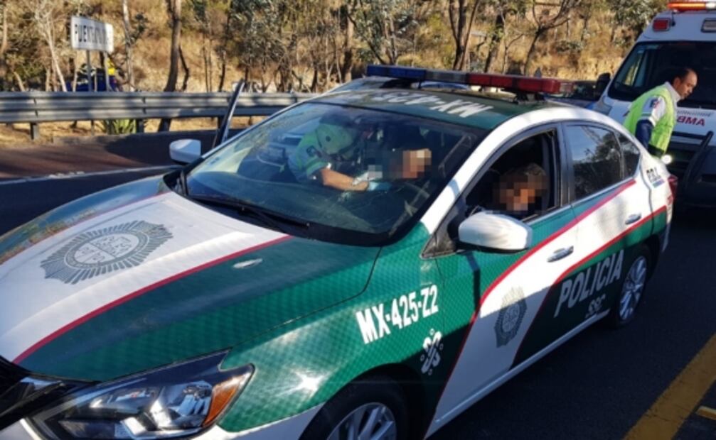 Balean patrulla de la policía bancaria de la CDMX en Naucalpan; hay 2 heridos