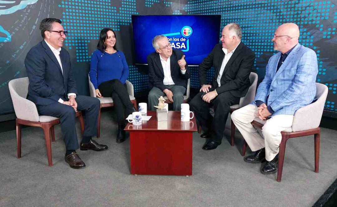 Con los de Casa con Carlos Urzúa. Foto: Julio Suárez. EL UNIVERSAL