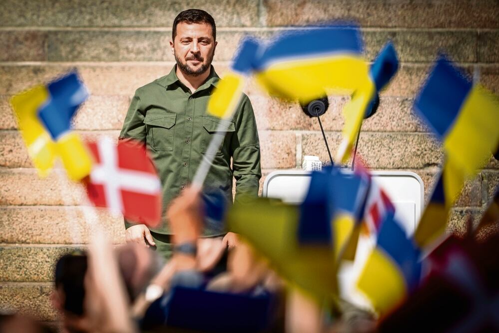 Zelensky agradece a Europa envío de cazas F-16. Foto: Especial