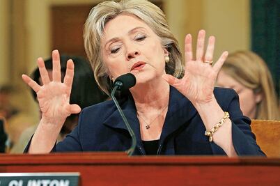 Clinton enfrenta lluvia de críticas por caso Bengasi