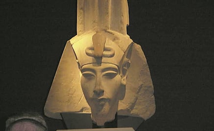 Egipto: Hallan cabeza de una estatua del faraón Akenatón