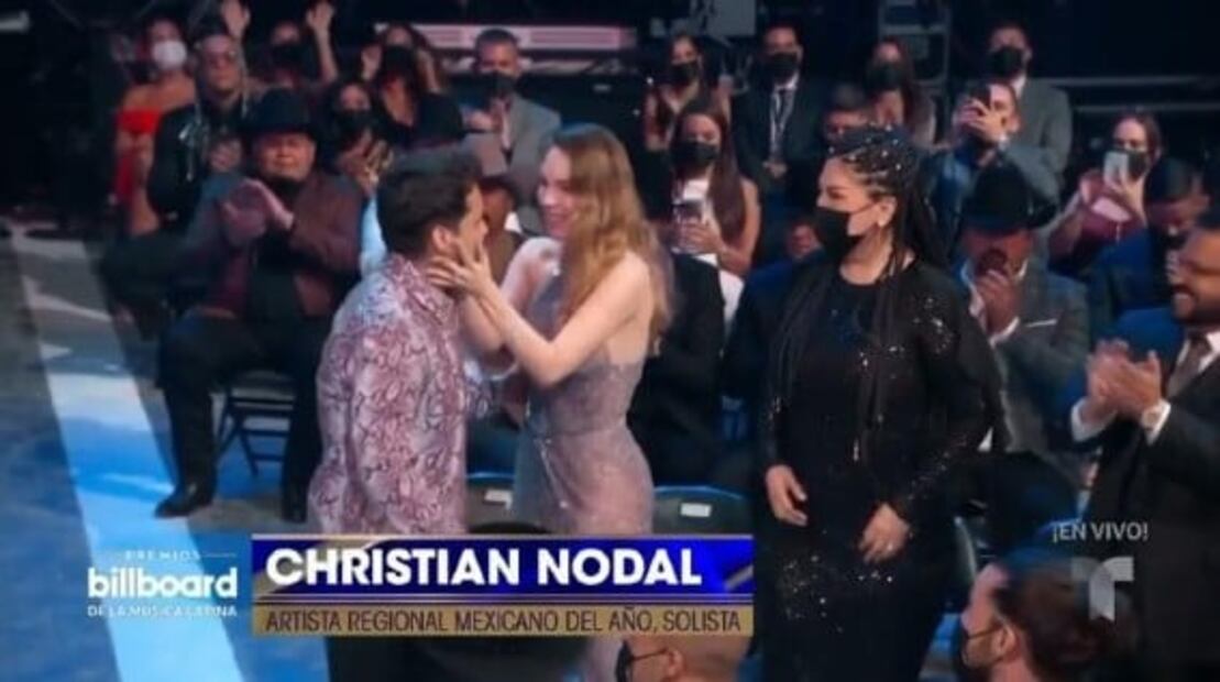 Los looks con los que Belinda y Nodal impactaron en los Premios Billboard