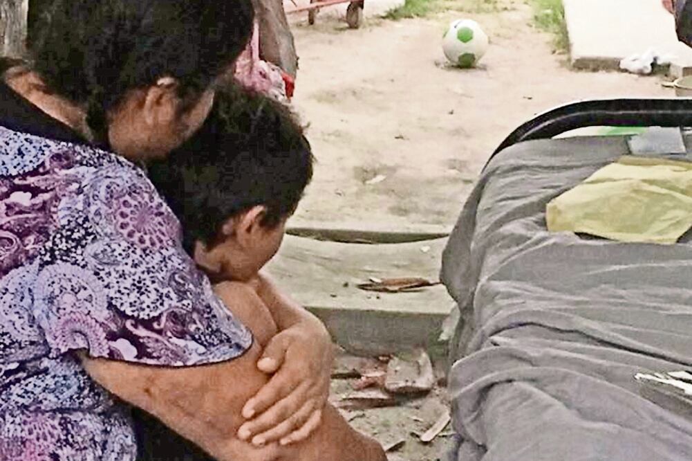 Un matrimonio le prestó a María y a su familia un cuarto donde se quedan sus hijos. (AMALIA ESCOBAR)